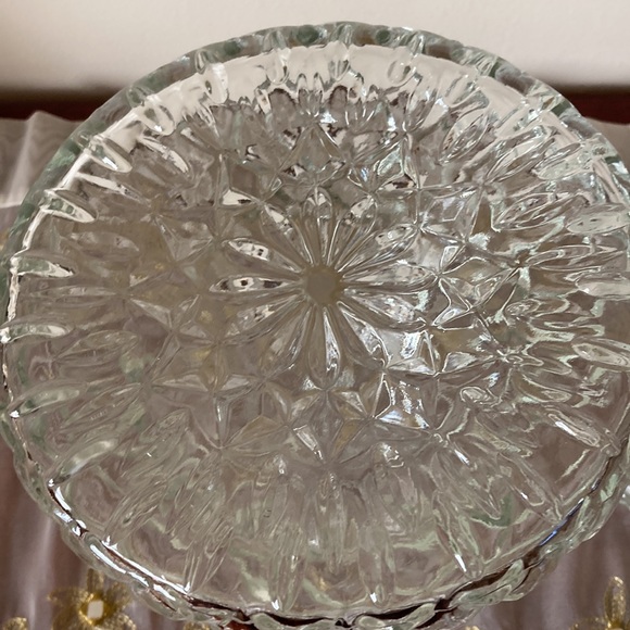 Vintage Wine Decanter Clear Glass with Top Diamond Cut in Excellent Condition - Picture 9 of 9